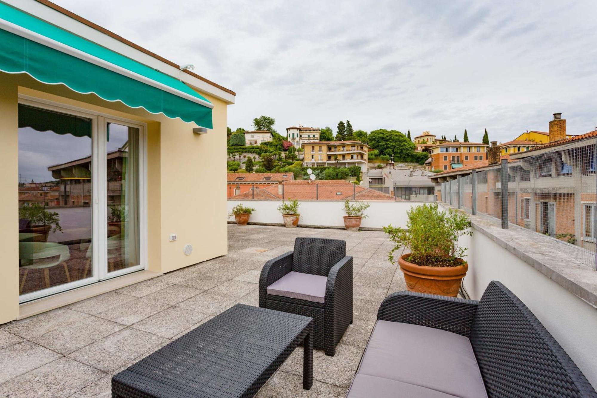 Amazing Flat With Big Terrace And Private Car Park Lejlighed Verona Eksteriør billede